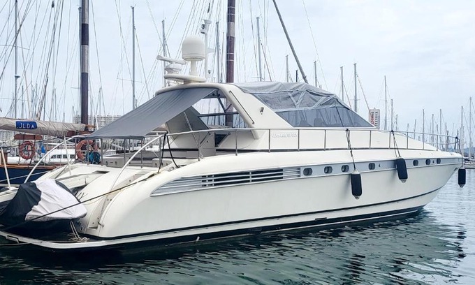 Port Cogolin Boat Rental | Hébergement Yacht