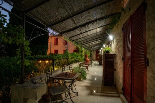 Hyeres City Centre Hotel | Hôtel Les Orangers