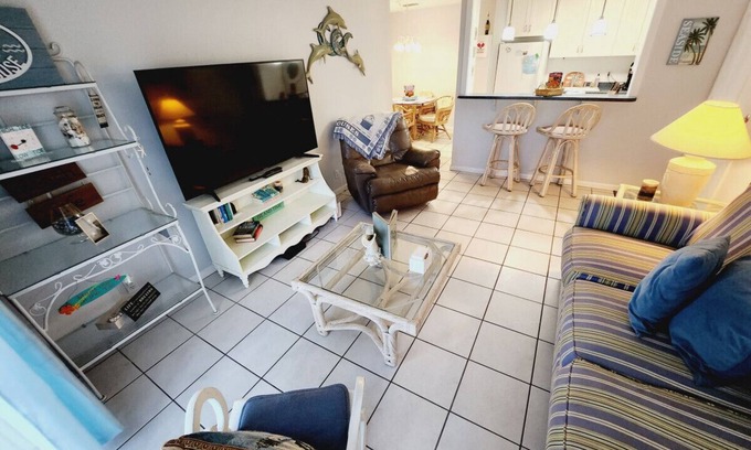 Demere Park Apartment | H5, Queen and two twins