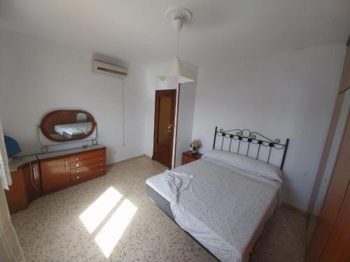 Cantillana House | Habitación Frente al Mercadona A