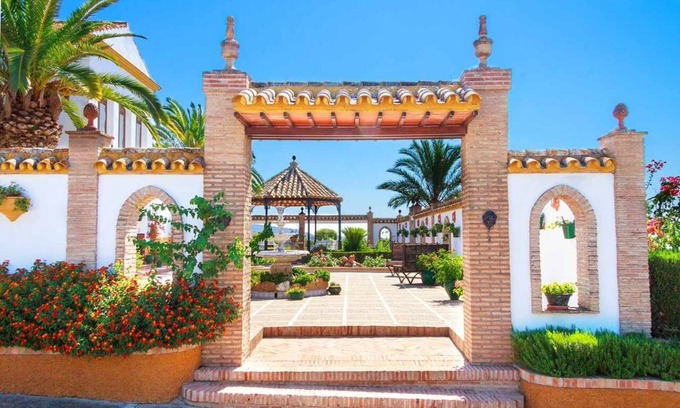 Lora Del Rio House | Hacienda Nueva Holiday Home, in Seville Guadalquivir Valley