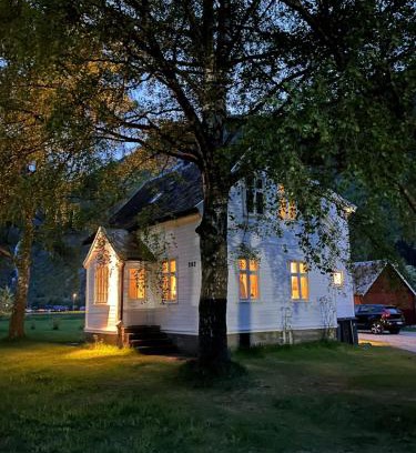 Lærdalsøyri House | Hagusane Feriehus