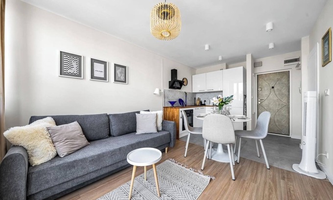 Mirow Apartment | Hala Mirowska Apartment - 9th Floor, City View - by Rentujemy