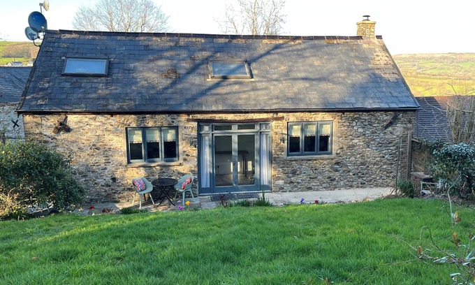 Honiton Cottage | Halcyon Cottage - a hidden gem