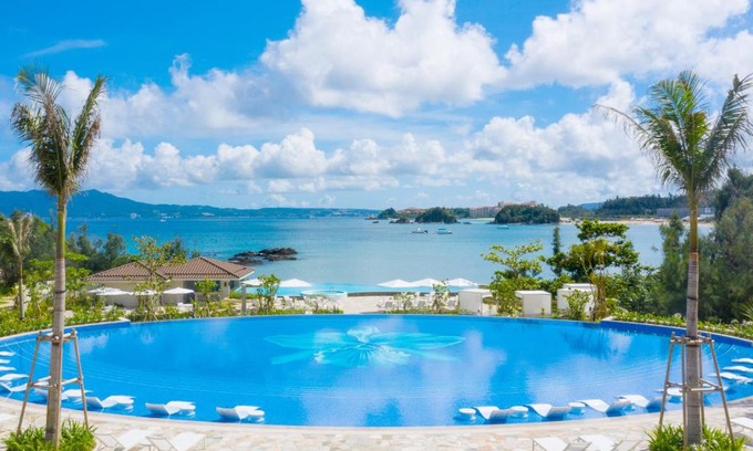 Nakama Hotel | Halekulani Okinawa