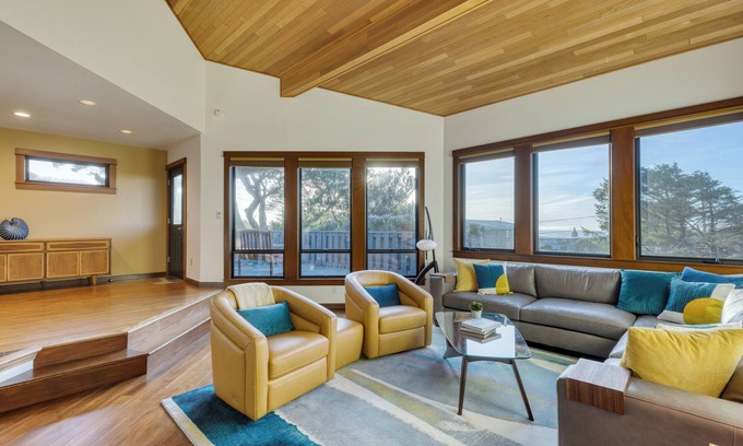 Arch Cape House | Half Block to Beach w/Oceanview, Patio + Balcony | The Shore Pine by AvantStay