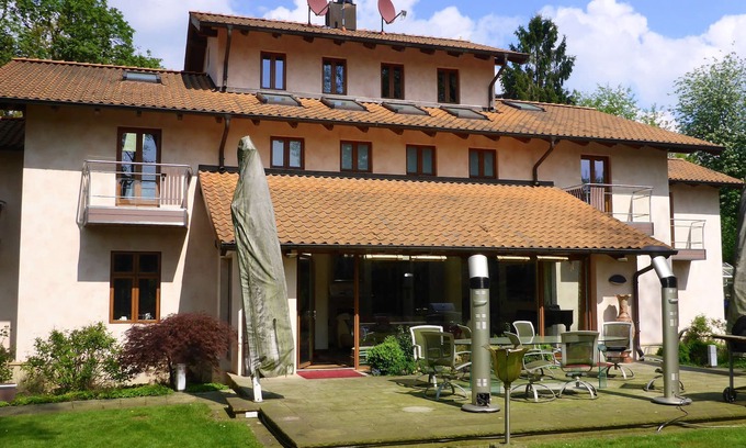 Rissen Villa | Hamburg cracks 500 sqm luxury designed villa, sleeps 12, fully i-pad controlled