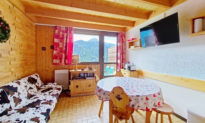Chatel Apartment | Hameau des 4 Saisons HSG226 MOUNTAIN & VIEW 6 Pers