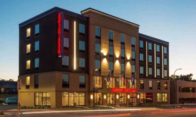 Prospect Park Hotel | Hampton Inn and Suites Minneapolis University Area, MN