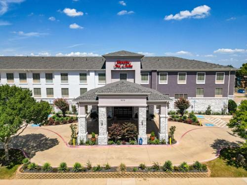 Denton Hotel | Hampton Inn & Suites Denton