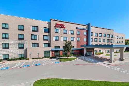 Farmers Branch Hotel | Hampton Inn & Suites Dallas - Farmers Branch