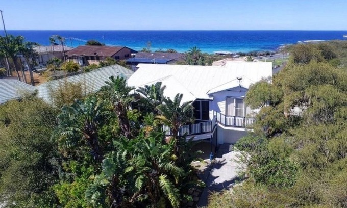 Forster Apartment | Hamtons Family Apartment at One Mile Beach