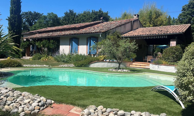 Prunet House | handicapped accessible country house with swimming pool