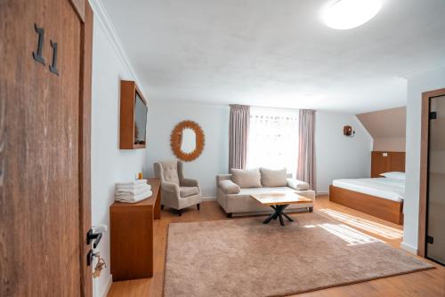 Malini Hotel | Hanul Drumul Talienilor