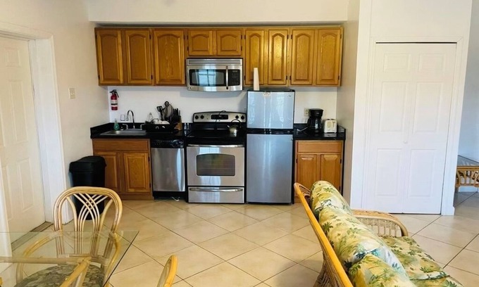 Kittian Village Condo | Happy Dayz @ Cozy Condo By the Sea