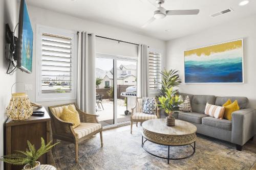 Washington Fields House | Happy Hawaiian Themed Condo
