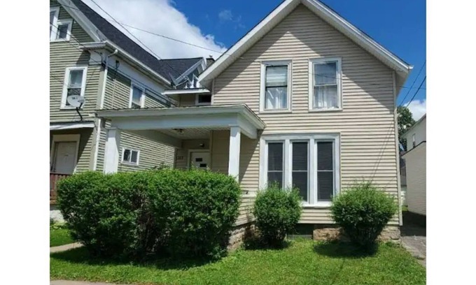 Lockport Apartment | HAPPY HOME LOCKPORT #3 - 30 min to Niagara Falls!