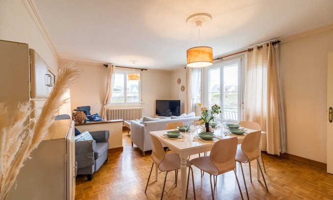 Treguier House | Happy Hour - Proche du port de Tréguier