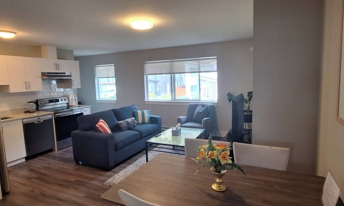 Langford House | Happy Zone Suite - Sleeps 4. Complimentary Refreshments !