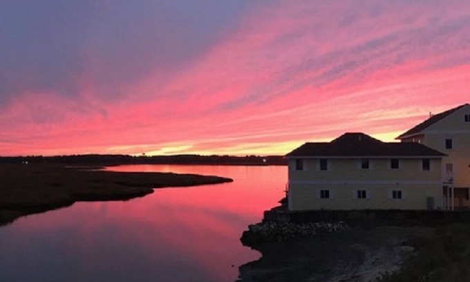 Seabrook Apartment | Harbor views and beach! Sunsets! Walk to restaurants, coffee shops, yoga, beach