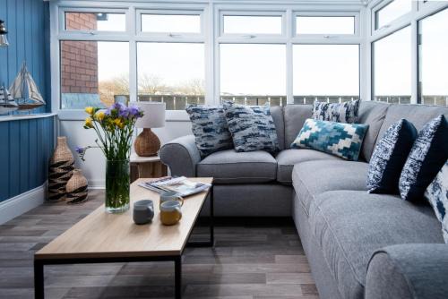 Seahouses Apartment | Harbour Heights by Coast & Country Stays