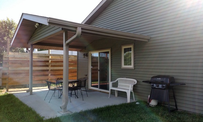 Republican City Cabin | Harlan County Lake - Quiet, Cozy Cabin Space