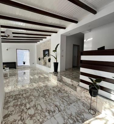 Tirgu Jiu House | Harmony House