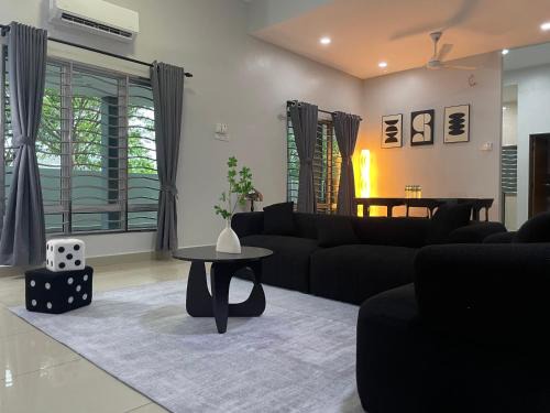 Sungai Pelek House | Harmony Lodge