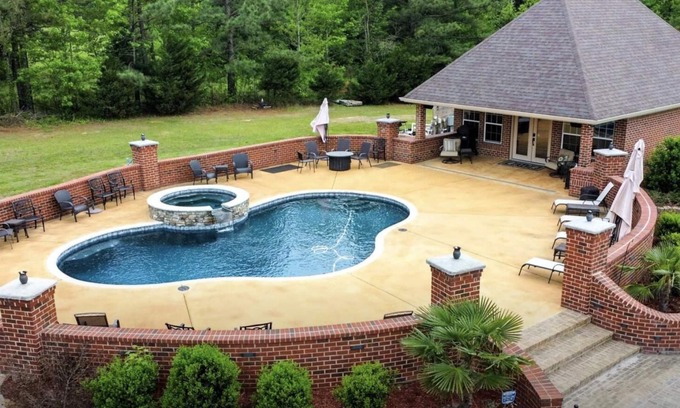 Tougaloo House | Harris Estates is a secluded, peaceful property in Clinton School District.