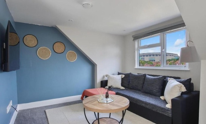 Tokyngton Apartment | Harrow - Stadium Apartment