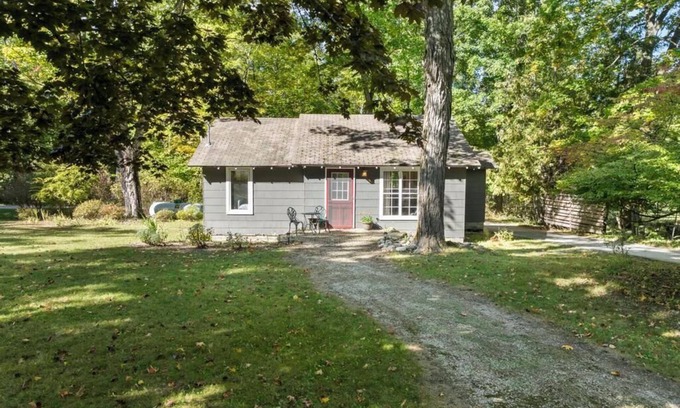 Good Hart House | Hart and Soul: 2 BR, 1 BA House in Harbor Springs, Sleeps 4