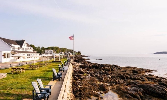 Ocean Point House | Hatchard House Two-Bedroom Suite | Bluebird Ocean Point Inn | Private Beach