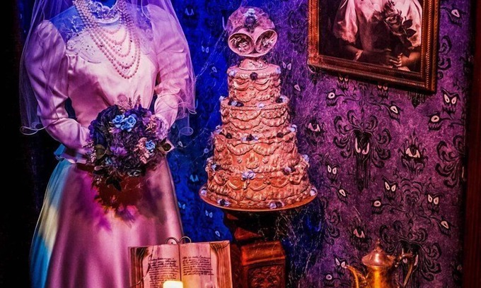 Fullerton House | Haunted Mansion Inspired Retreat, 15 Min to Disney!