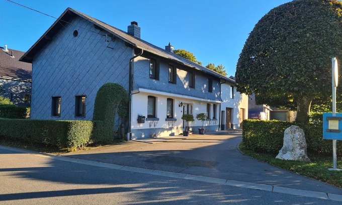 Buetgenbach House | Haus Päsch near lake with heated jacuzzi sauna