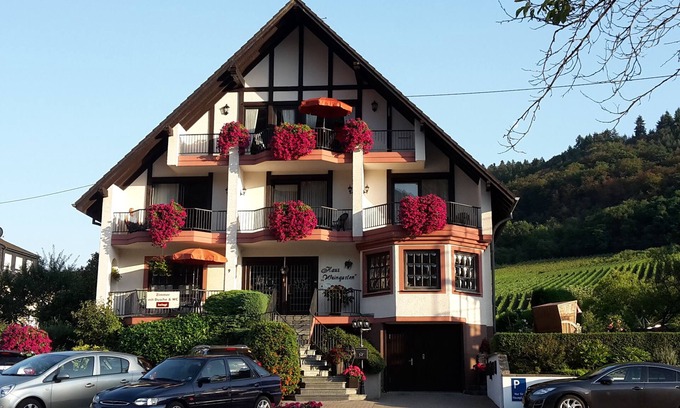 Ernst Apartment | HAUS WEINGARTEN vacation apartment "Relax" directly on the vineyards