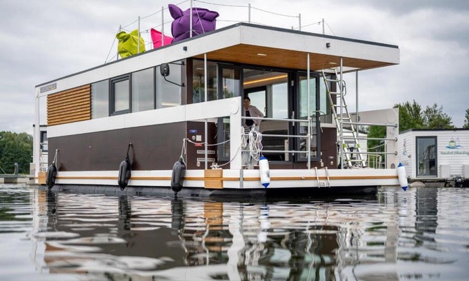 Hradistko Boat Rental | Hausbót na Vltavě
