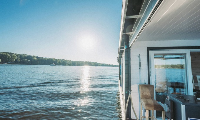 Werder Boat Rental | Hausboot Havelbiber Führerscheinfrei bis zu 6 Personen