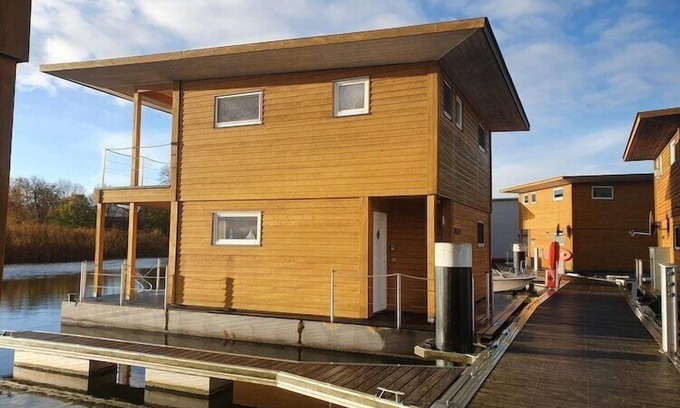 Kroeslin Boat Rental | Hausboot in Kroeslin am Bodden