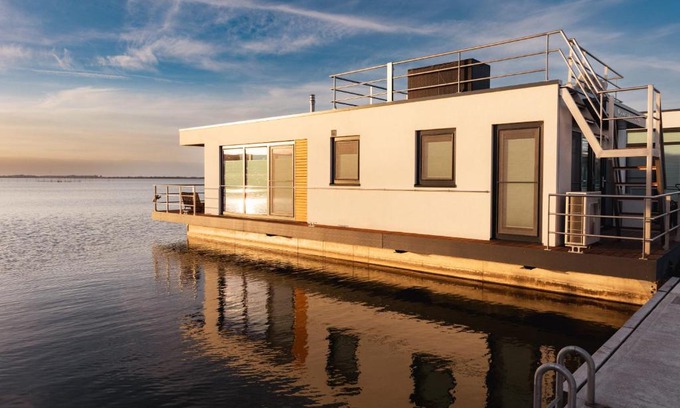 Ribnitz House | Hausboot Küstennebel