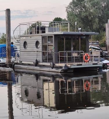 Municipality of Hattem Apartment | Hausboot Lucky
