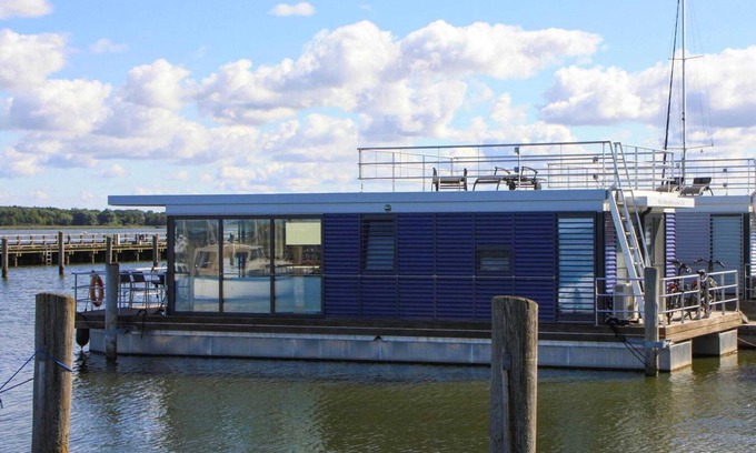 Ribnitz-Damgarten Boat Rental | Hausboot Schwimmendes Haus in Ribnitz-Damgarten