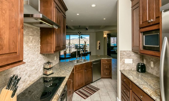 Parker Strip Condo | HAVASU SPRINGS 3010 - 3 BEDROOM 2 BATH - POOL/SPA PRIVATE BOAT SLIP - LAKE VIEW