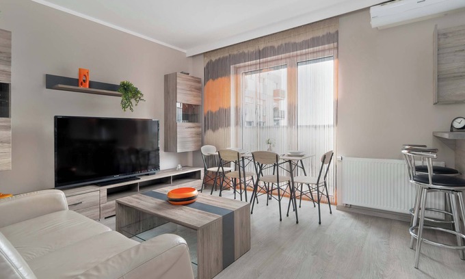 Stare Miasto District Apartment | Hawelańska 6A | Poznań | Spacious Apartment with Parking&AC
