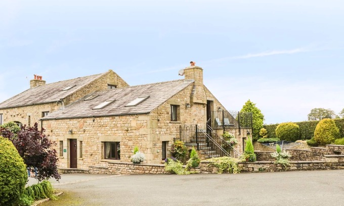 Ingleton Cottage | HAZELWOOD COTTAGE, with a garden in Ingleton