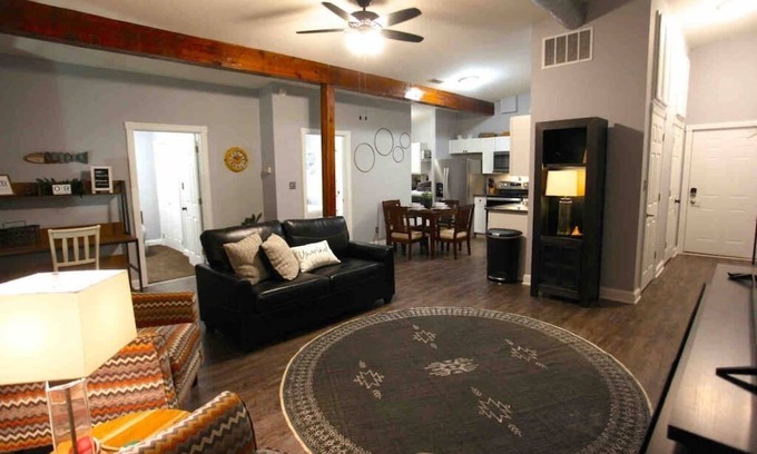 Chillicothe Apartment | Head above Water - Downtown Chillicothe