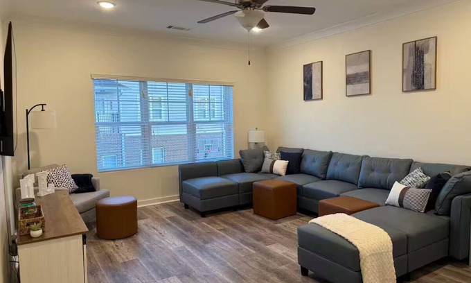 Atlanta House | Heart of ATL: 3 Bedrooms, 3.5 Bathrooms, Basement in Gated Community with Garage
