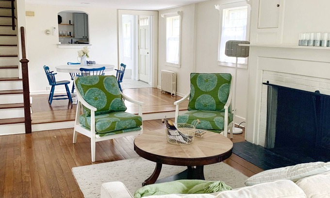 Falmouth Condo | Heart of downtown, walk to harbor, Martha’s Vineyard ferry, bikeway and beach!