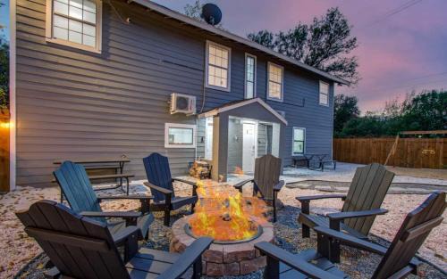 Greater East End House | Heart of Houston - 8-BD 4-BA with Yard