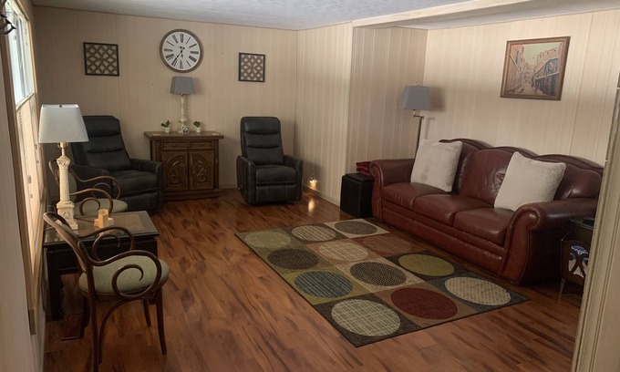 Suttons Bay House | Heart of it all - Suttons Bay