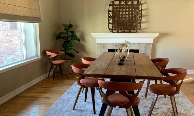 Petaluma House | Heart of Petaluma Updated 4bed 3bath house